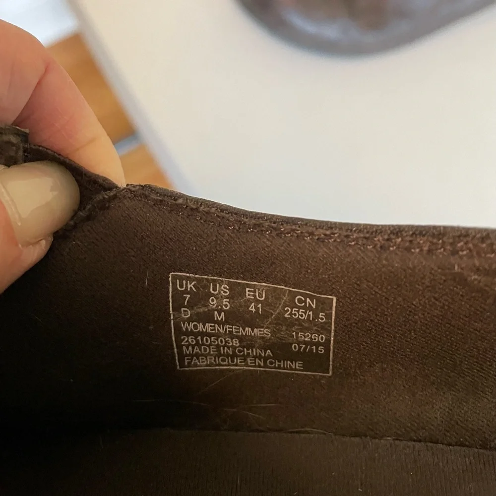 Clarks distressed brown